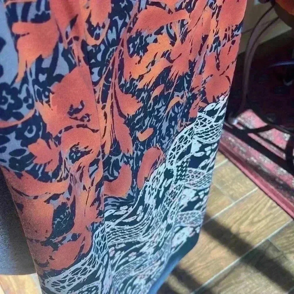 London Time’s women’s size 8 beautiful summer dress. Gorgeous print. - Picture 5 of 10